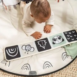 Активна гимнастика Tiny Love Luxe Gymini от серията Black&White Décor, с кръгло килимче с диаметър 92 см, дървена арка и селекция от 6 играчки, 0м+ - TL.0125.001 - view 4
                  